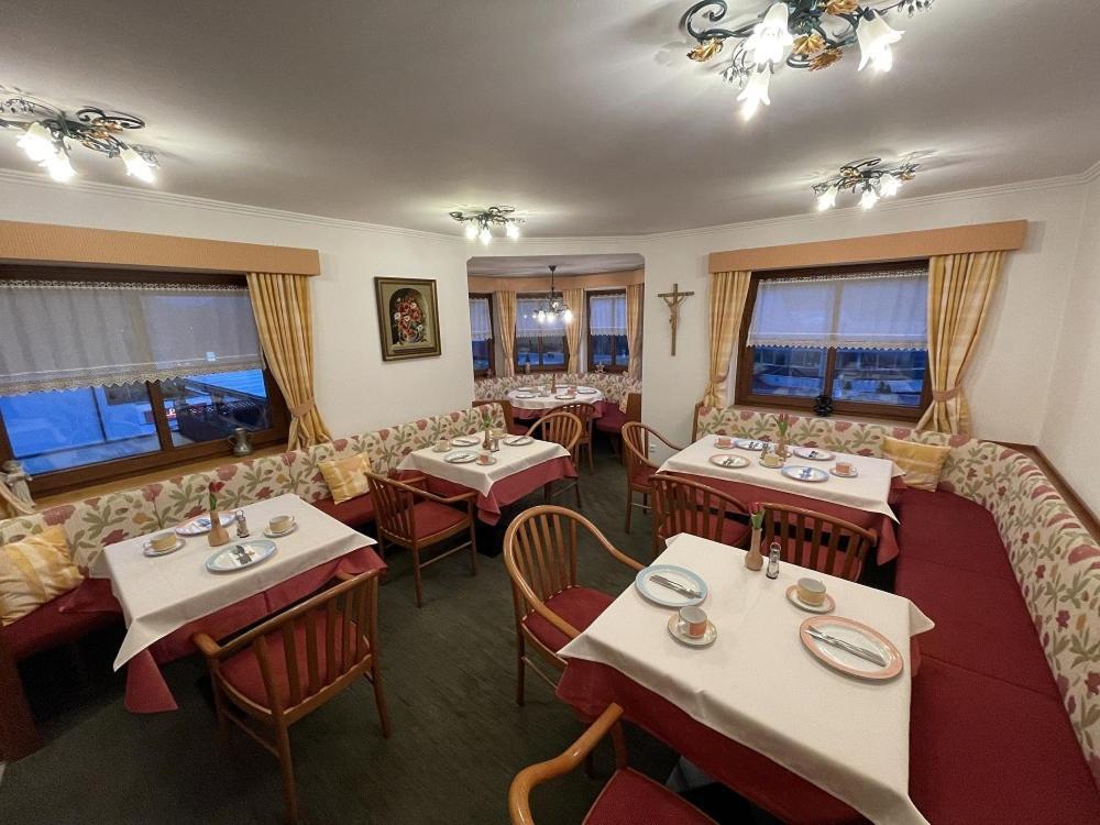 Restaurant-Pension Dorfwirt Бад-Кляйнкірхгайм Екстер'єр фото