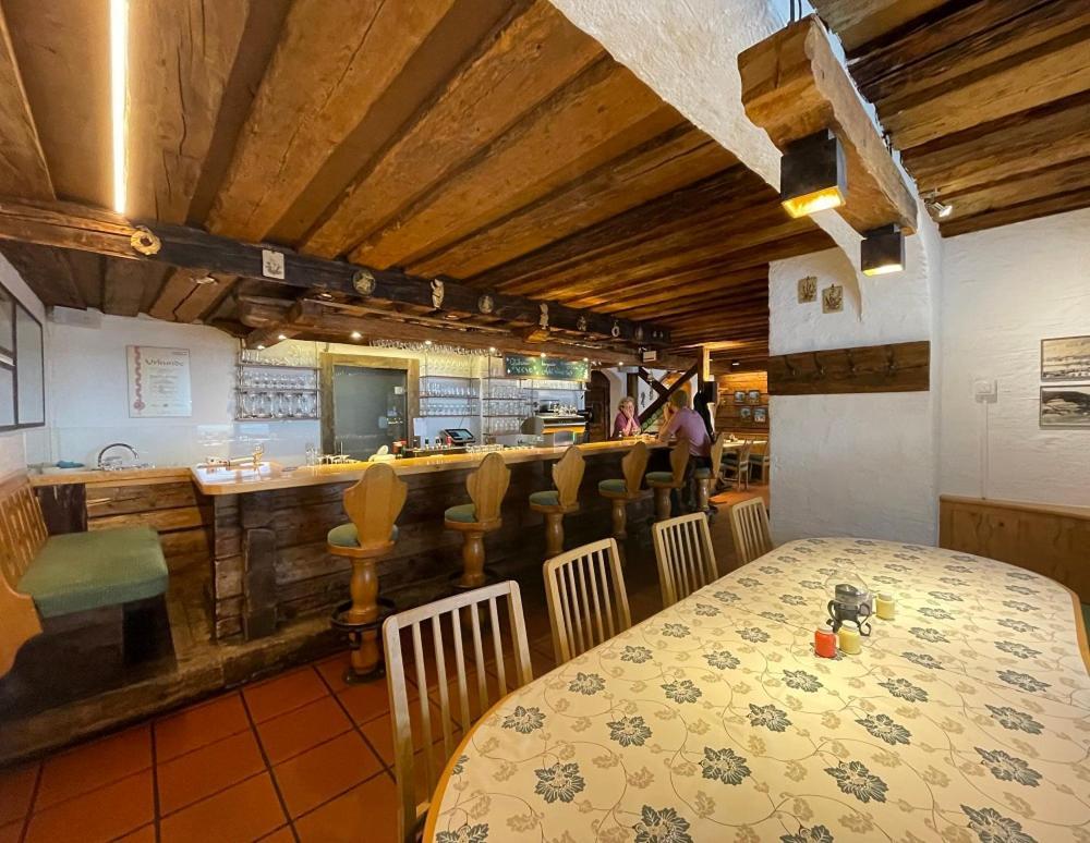 Restaurant-Pension Dorfwirt Бад-Кляйнкірхгайм Екстер'єр фото